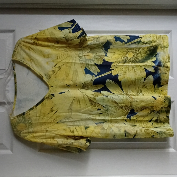 V neck top - Picture 1 of 3